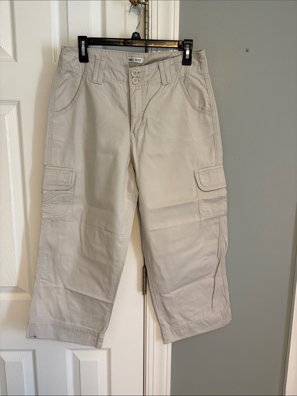 Lee Women's Light Khaki Cargo Capris